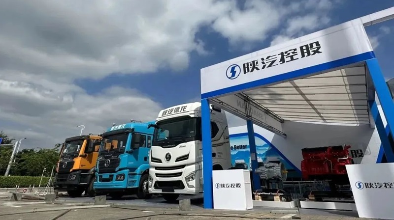 excavator vs gemologist