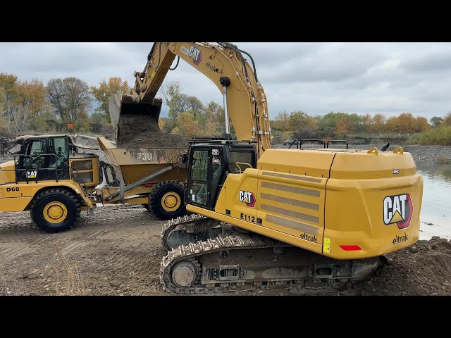 cat 352 excavator truck