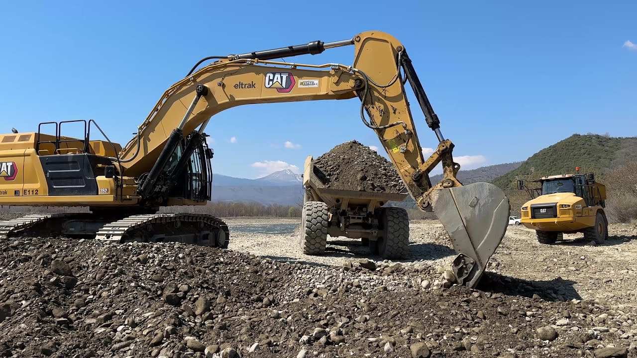cat 352 excavator
