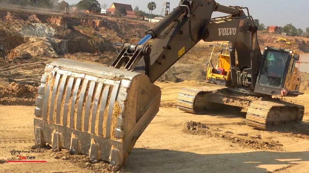 volvo 140 excavator truck