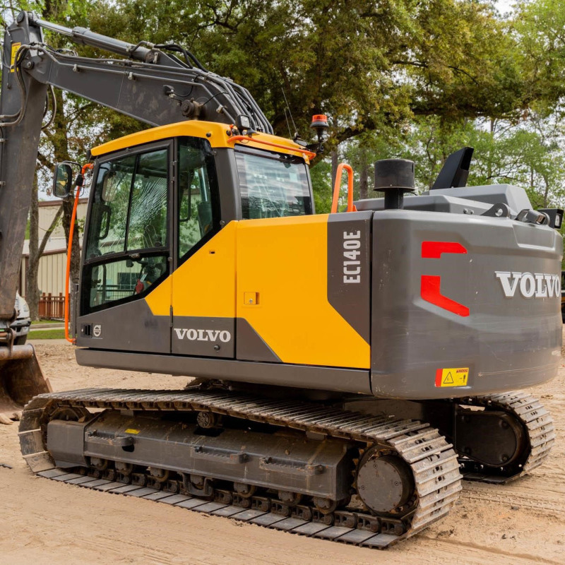volvo 140 excavator