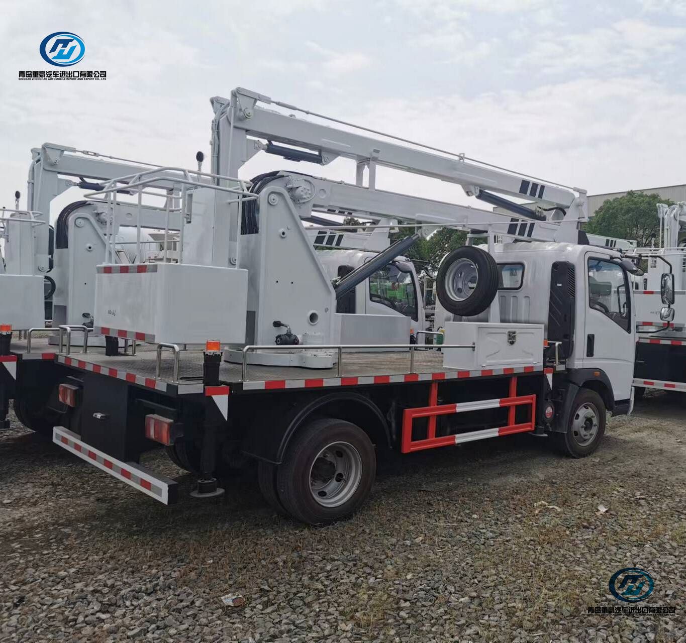 jcb electric excavator truck