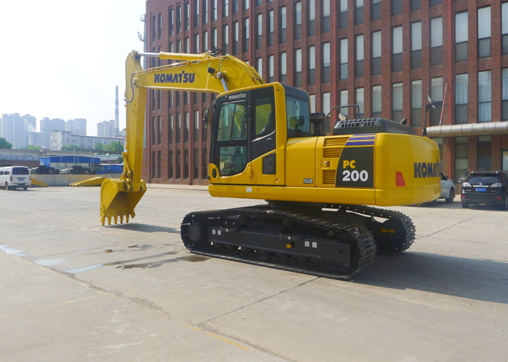 big komatsu excavator