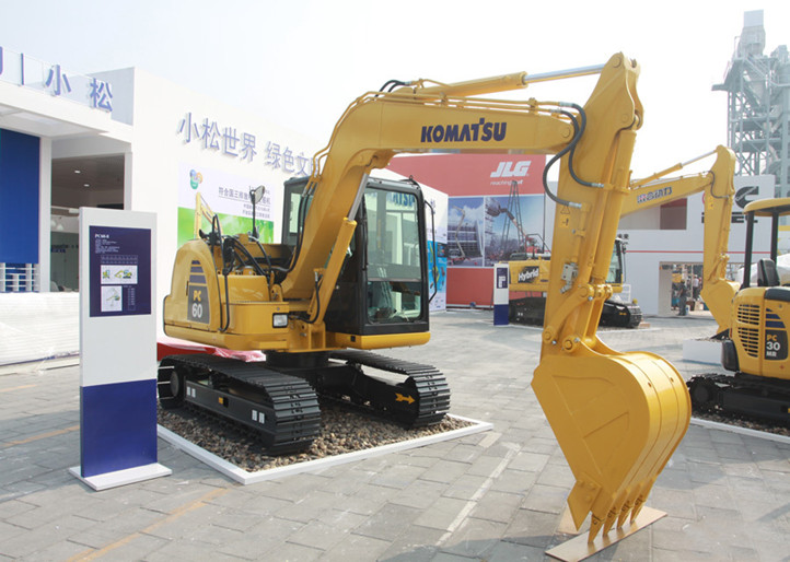 big komatsu excavator